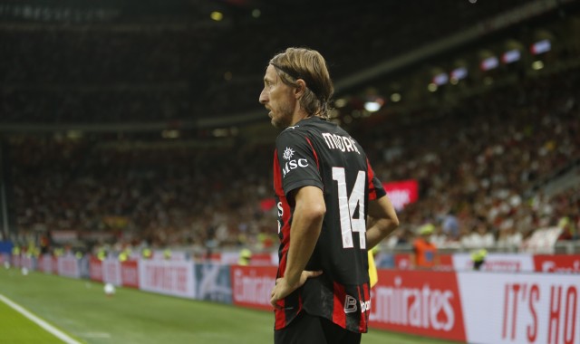 KY开云官网体育下载-隆戈：莫德里奇自国家队归队米兰，即将迎战博洛尼亚