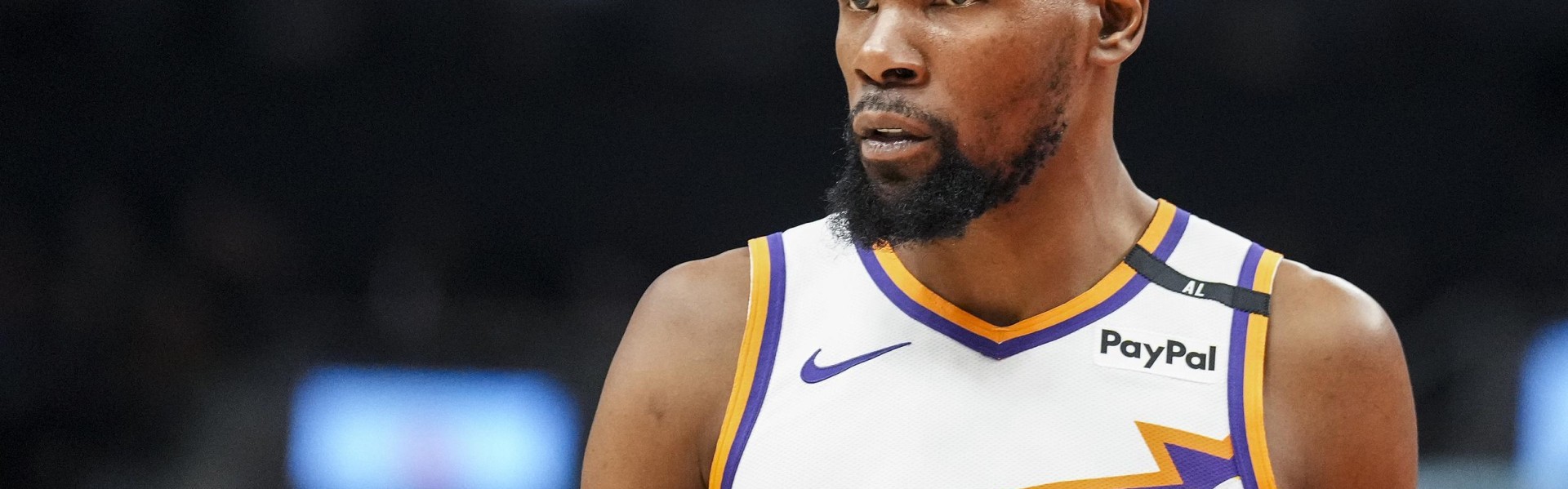 美记：火箭想在留住格林的同时得到杜兰特，不想出伊森和贾巴里