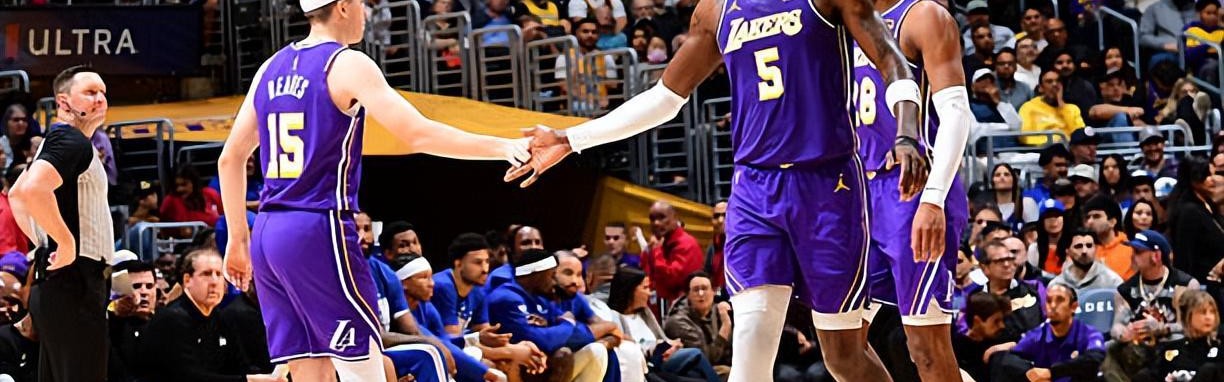 KY开云官网体育下载-被恩比德各种打爆！湖人先发中锋突然间在防守端失去了自信心？