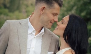 KY开云官网-塔科夫斯基遭网暴，妻子发文：铲球是瞬间决定，没有球员故意伤人