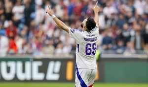 KY开云官网体育下载-记者：米卡乌塔泽2500万欧＋500万欧加盟黄潜，预计今晚达成协议