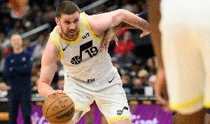 KY开云官网-冒充职业球员！米哈伊柳克7中0仅拿2分2板2助