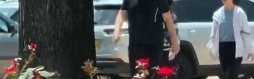 全家都是“高人”！姚明携带家人抵达休斯敦，与火箭小老板及总经理斯