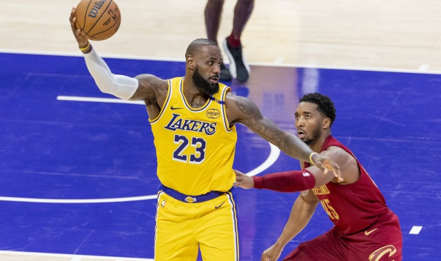 记者：有几支球队询问了詹姆斯的情况 但骑士不是其中之一